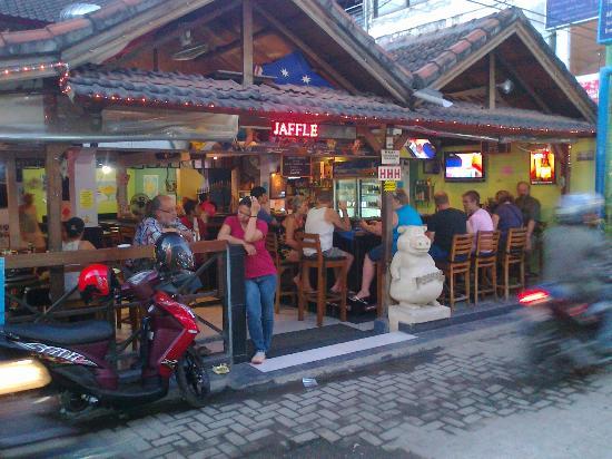 Piggy's Bar and Cafe